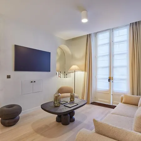Bouloi - Louvre Palais-royal Apartment *