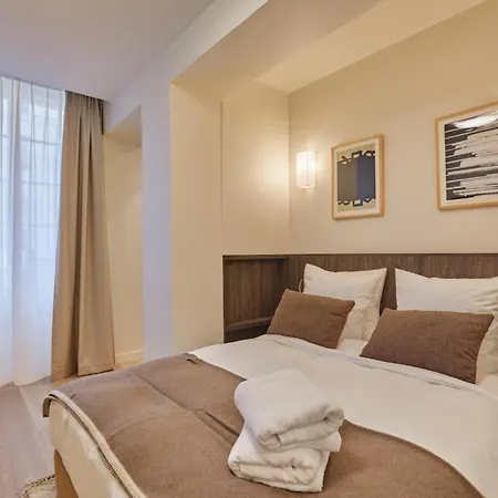 Bouloi - Louvre Palais-royal Apartment Paris